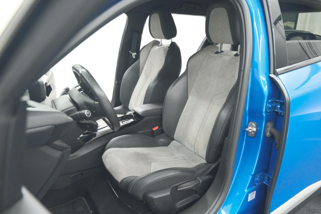 Peugeot E-2008