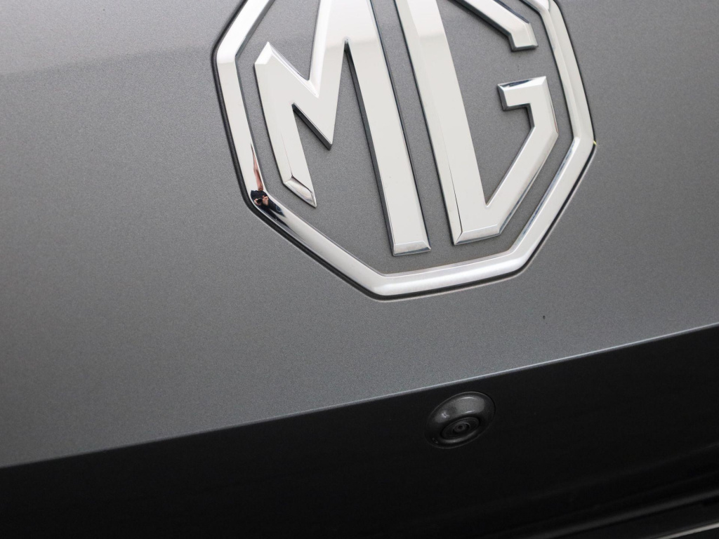 MG Mg4