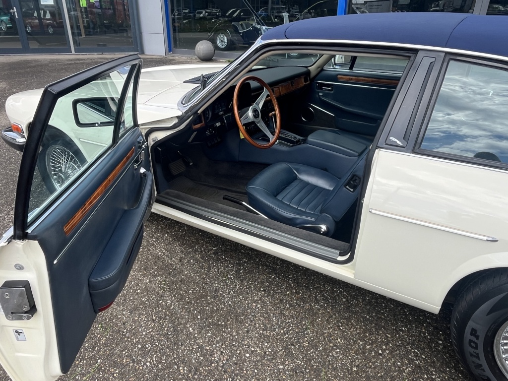 Jaguar Xj