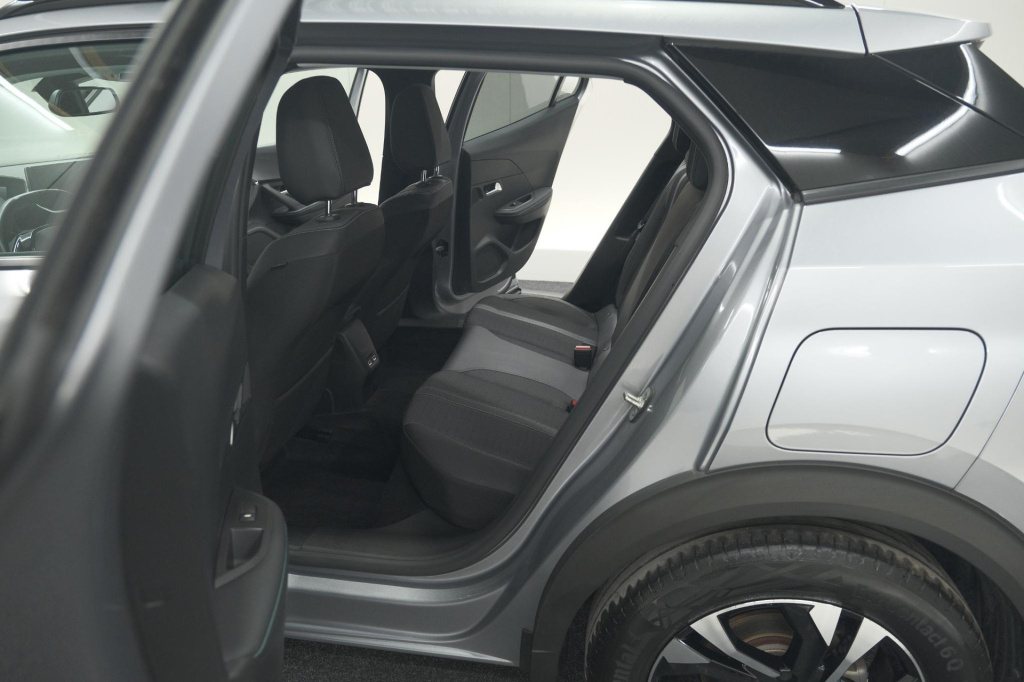 Peugeot E-2008