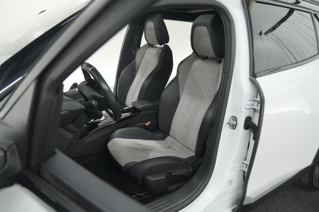 Peugeot E-2008