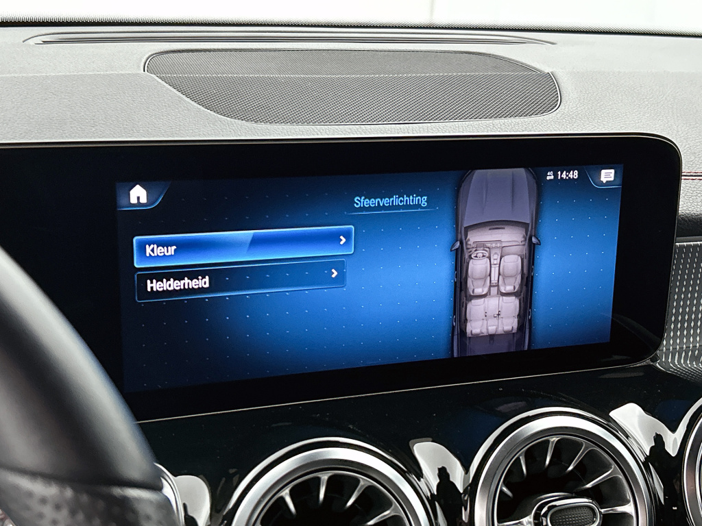 Mercedes-Benz Eqb