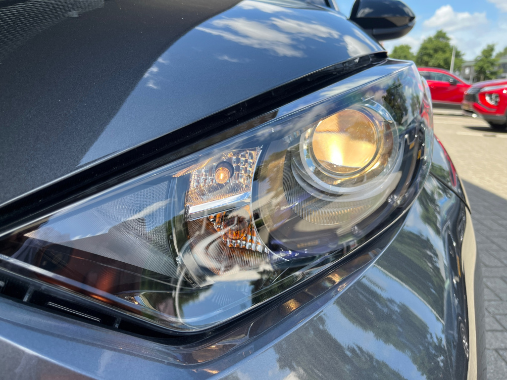 Mazda 2 Hybrid