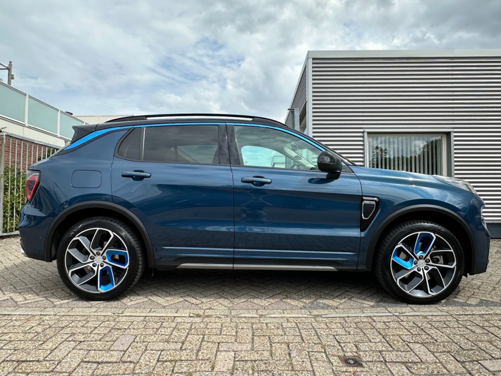 Lynk & Co 01