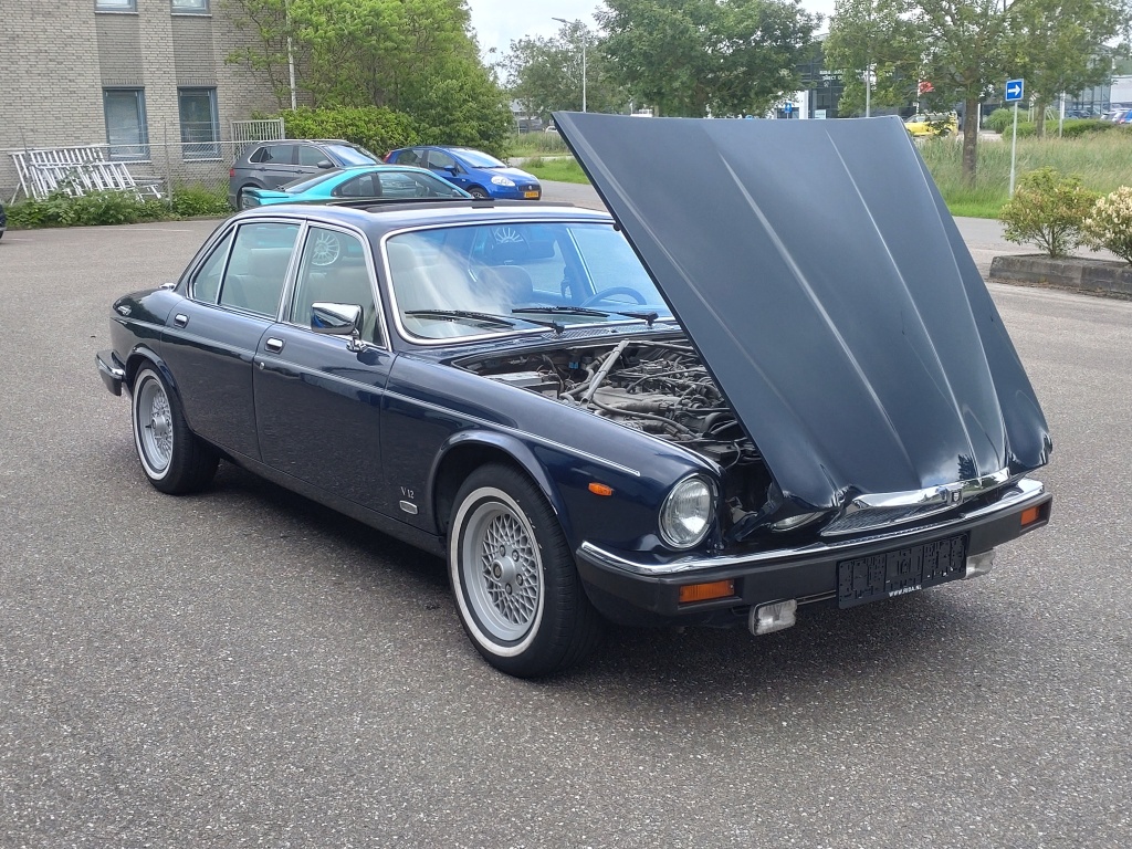 Jaguar Xj