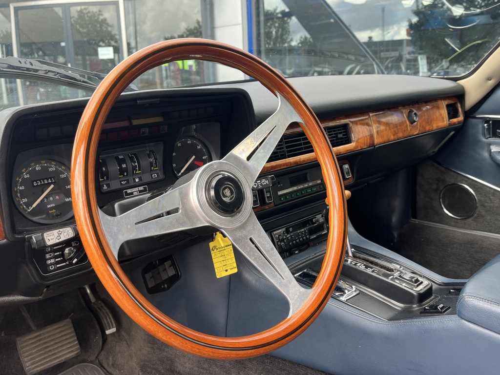 Jaguar Xj