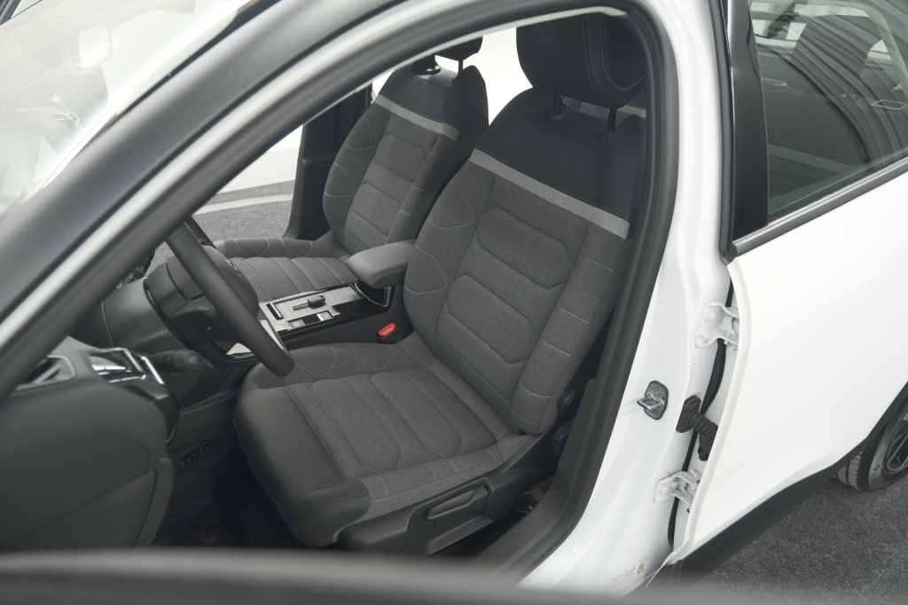 Citroen Ë-c4