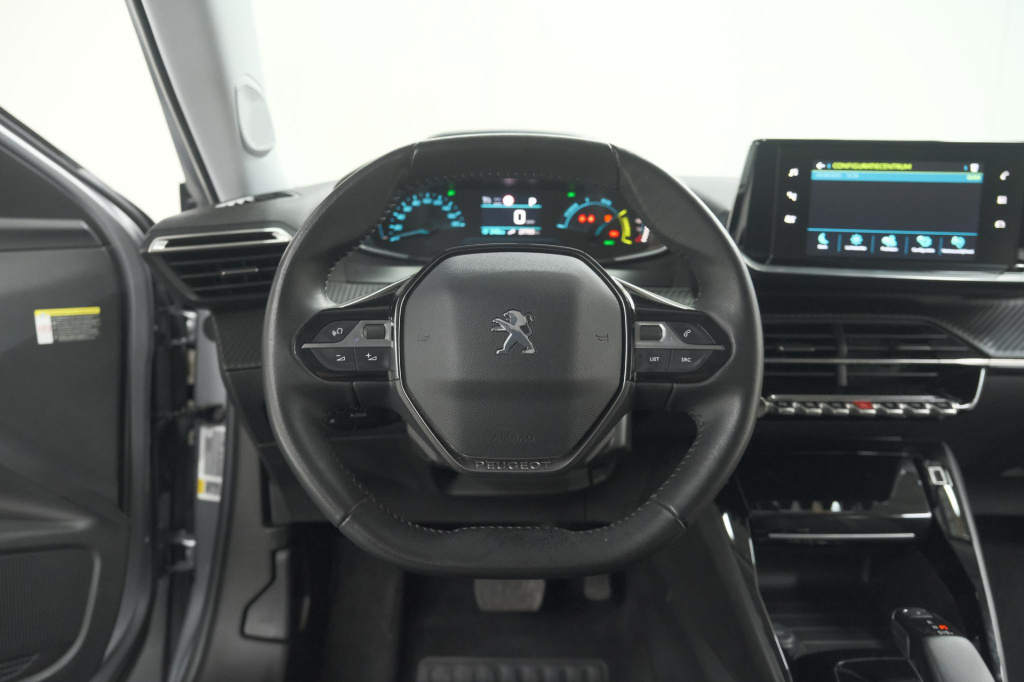 Peugeot E-2008
