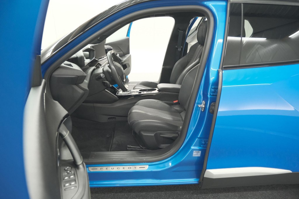 Peugeot E-2008
