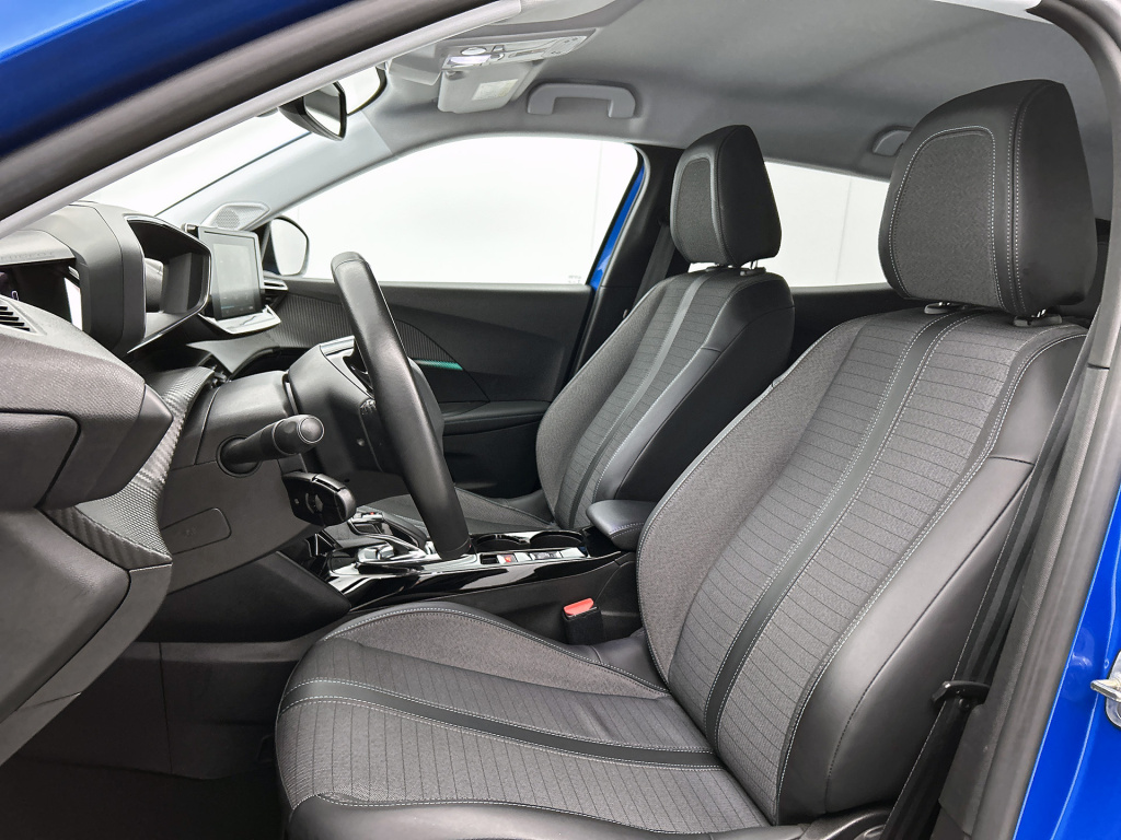 Peugeot E-2008