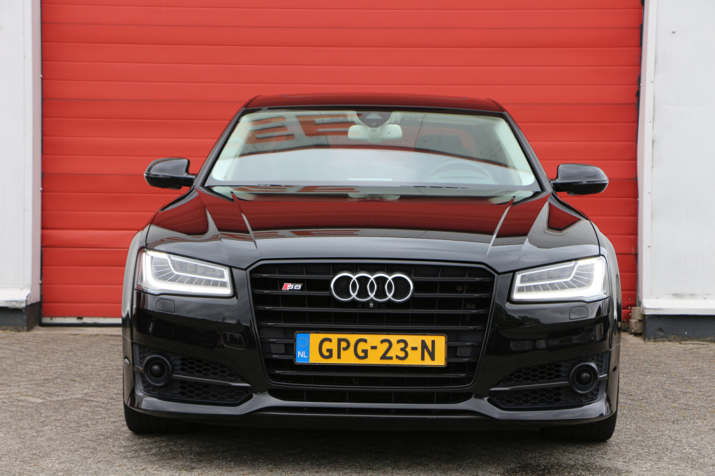Audi S8
