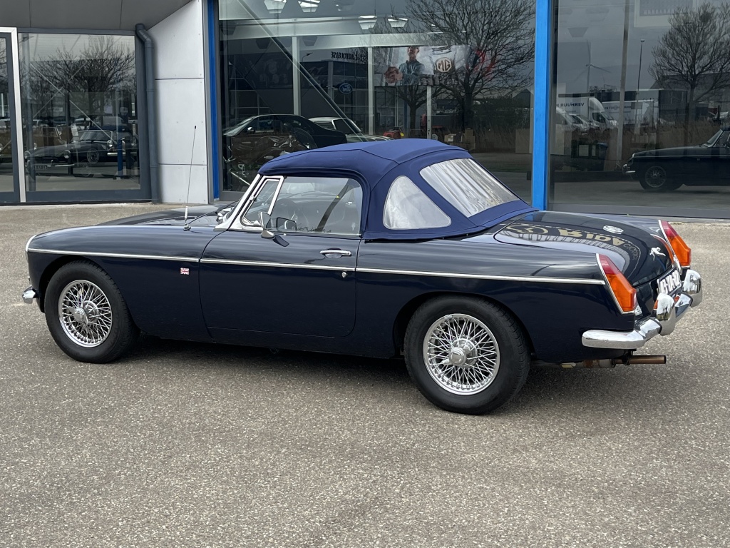 MG B