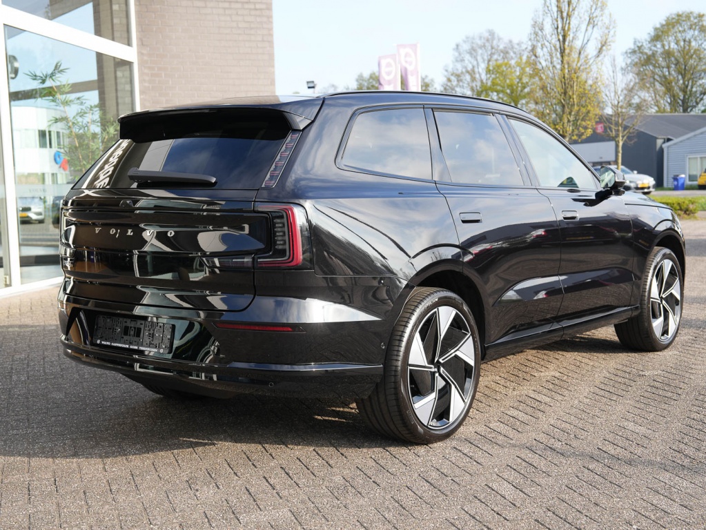Volvo Ex90