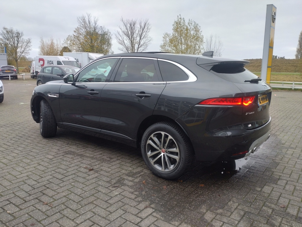 Jaguar F-pace