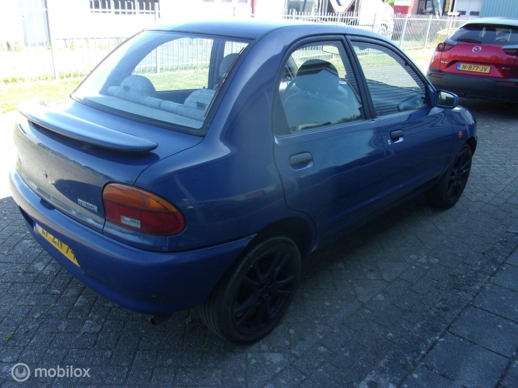Mazda 121