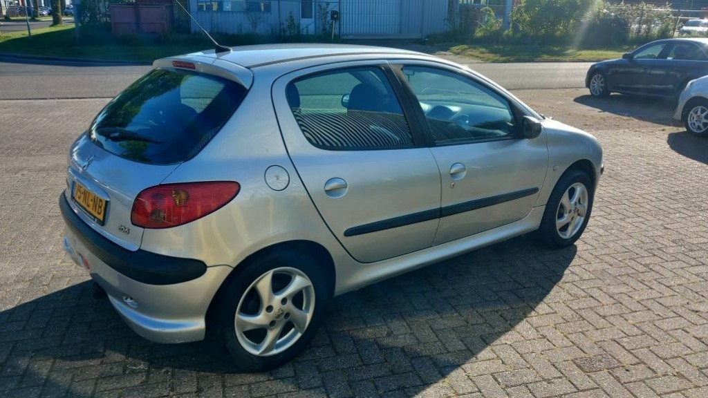 Peugeot 206