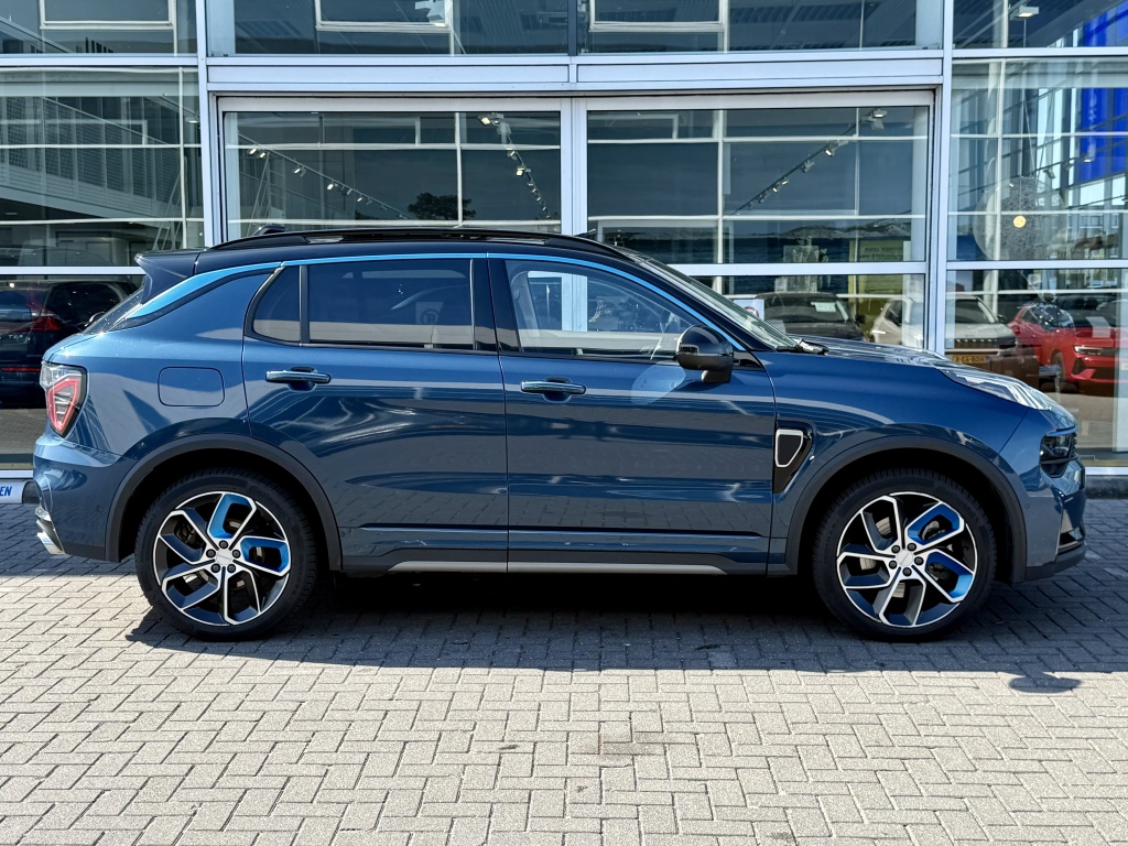 Lynk & Co 01
