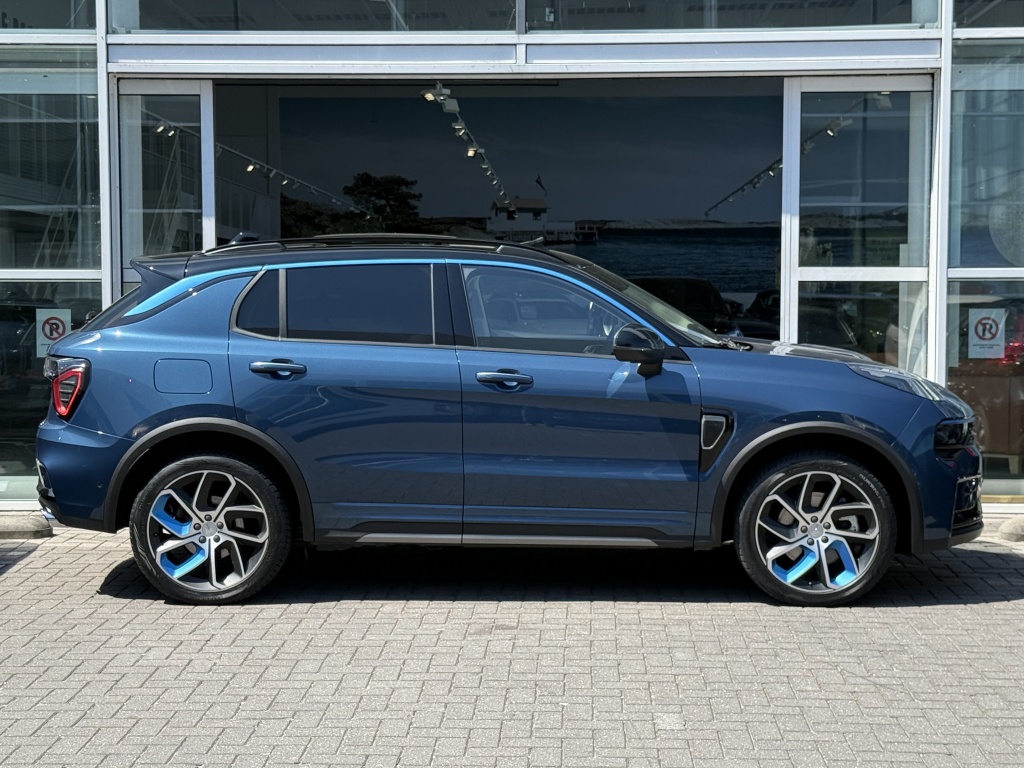 Lynk & Co 01