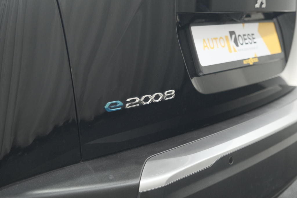 Peugeot E-2008