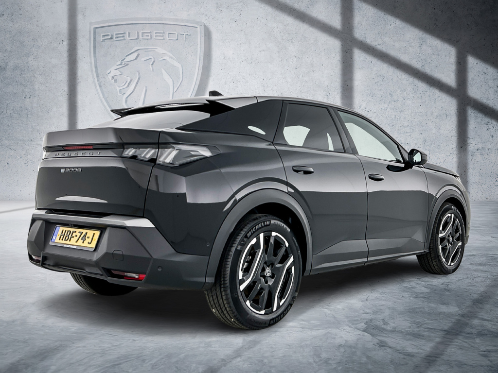Peugeot E-3008