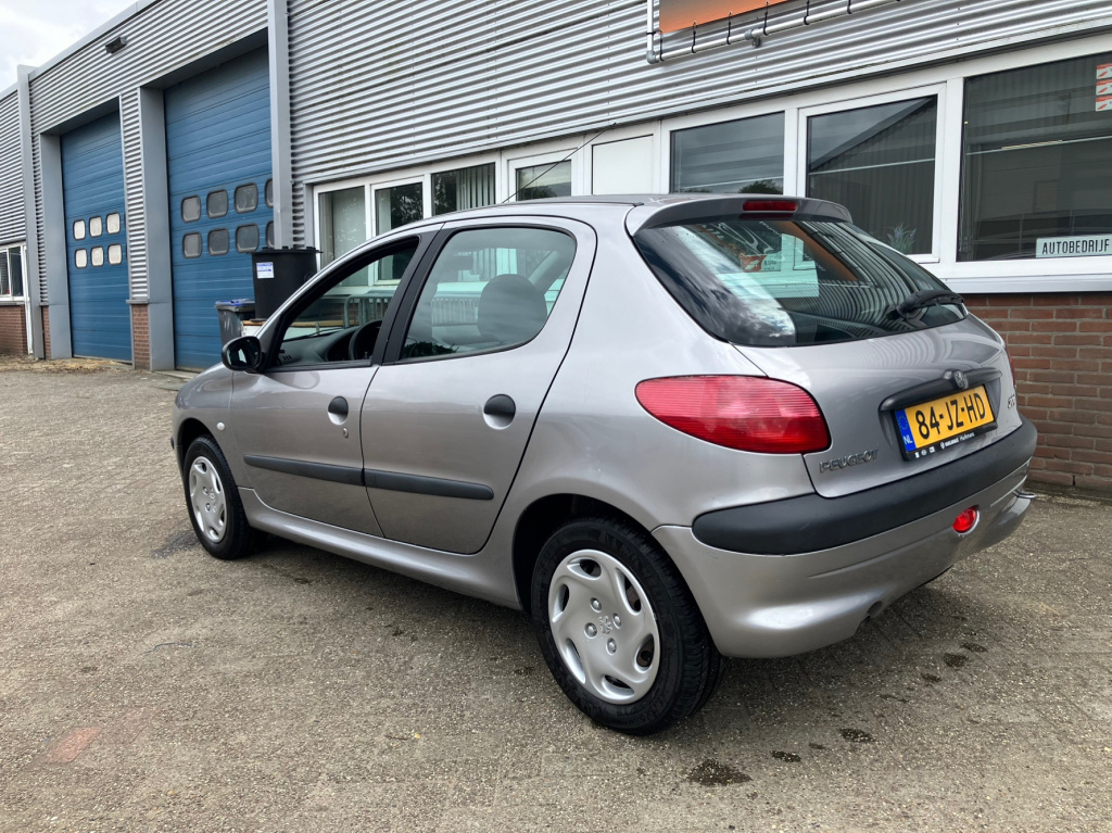Peugeot 206