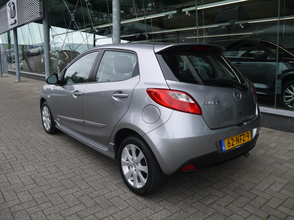 Mazda 2