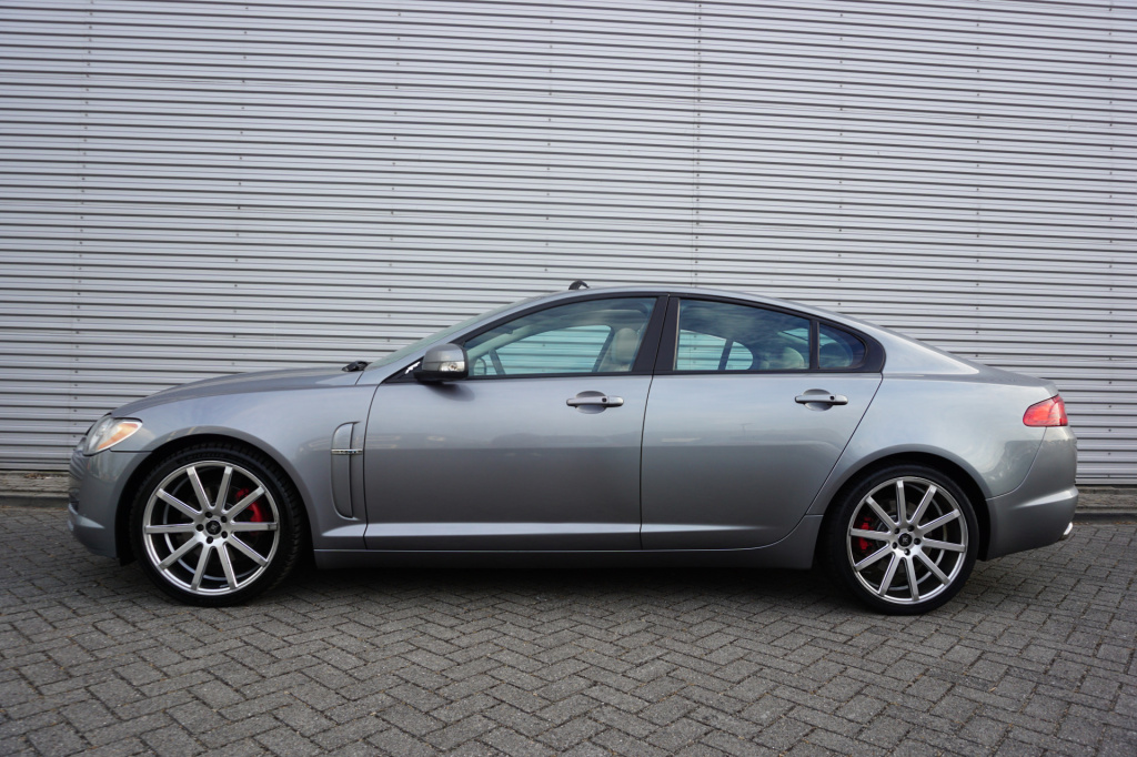 Jaguar XF