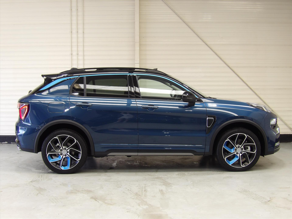 Lynk & Co 01