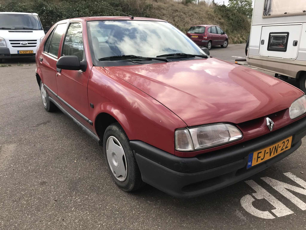 Renault 19