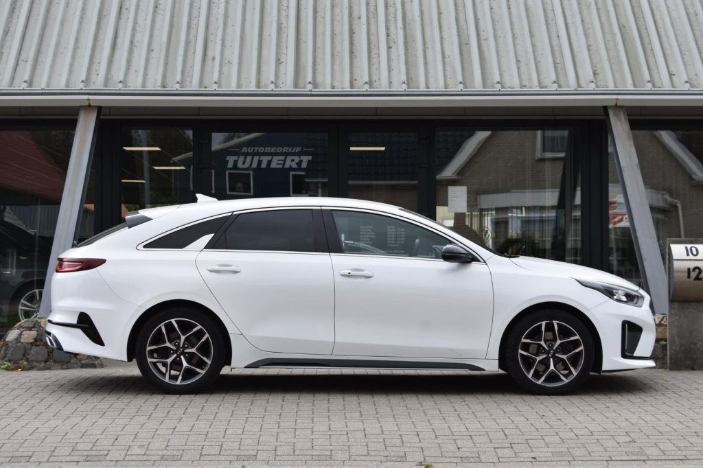 Kia Proceed