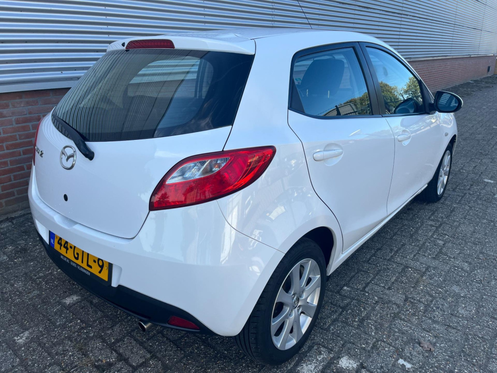 Mazda 2