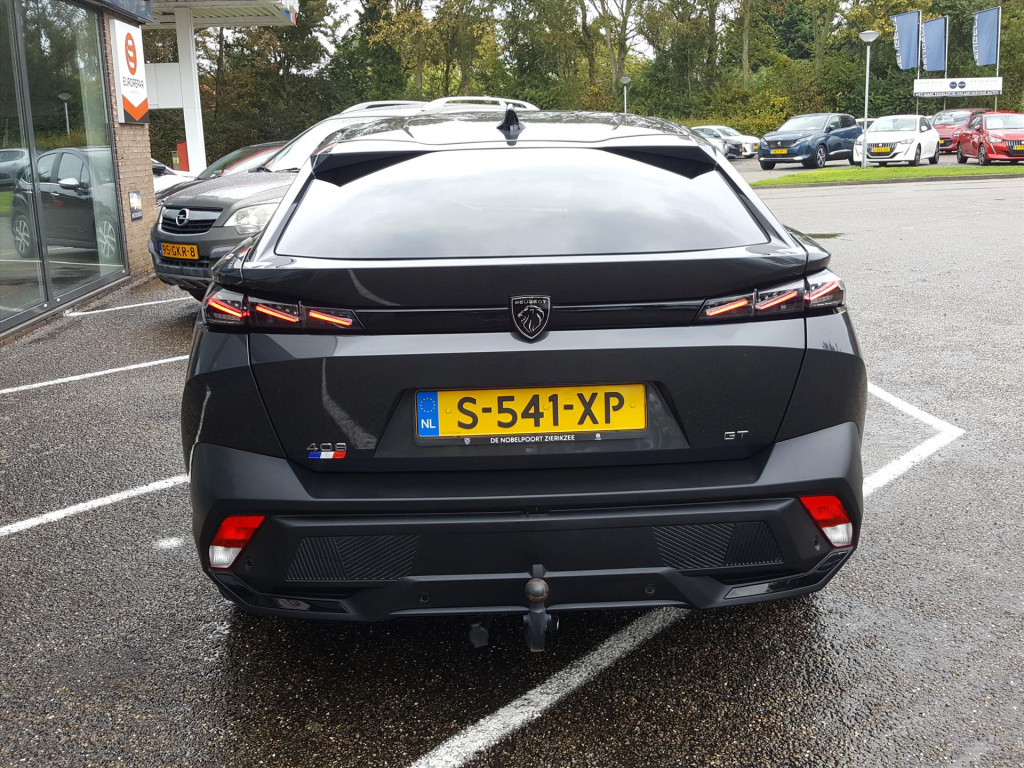 Peugeot 408