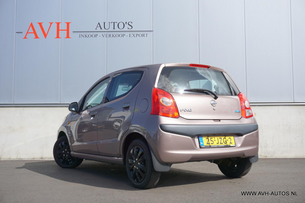 Nissan Pixo