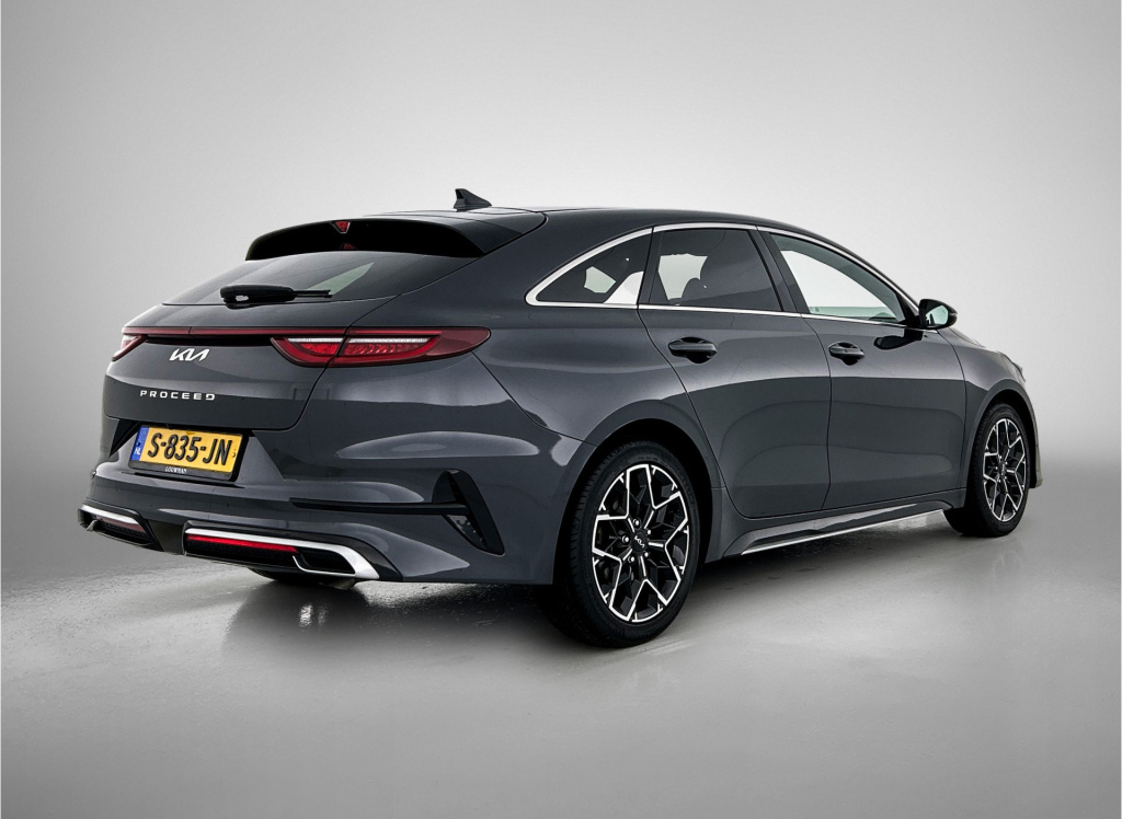 Kia Proceed