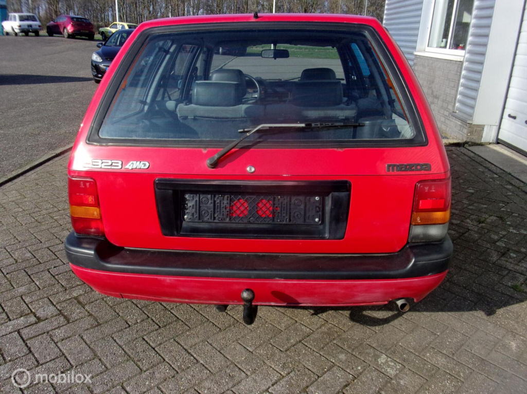 Mazda 323