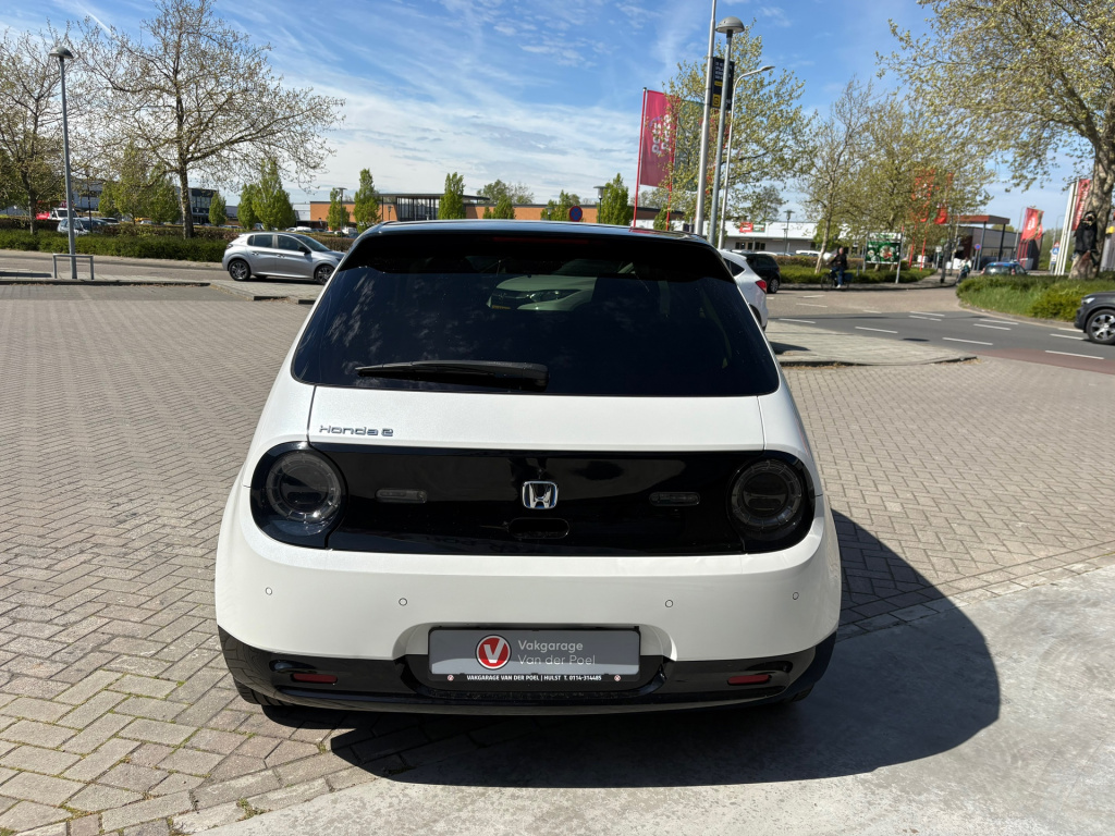 Honda E