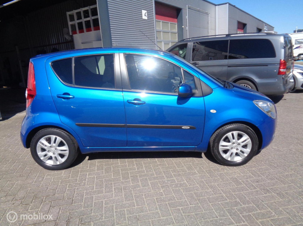 Opel Agila