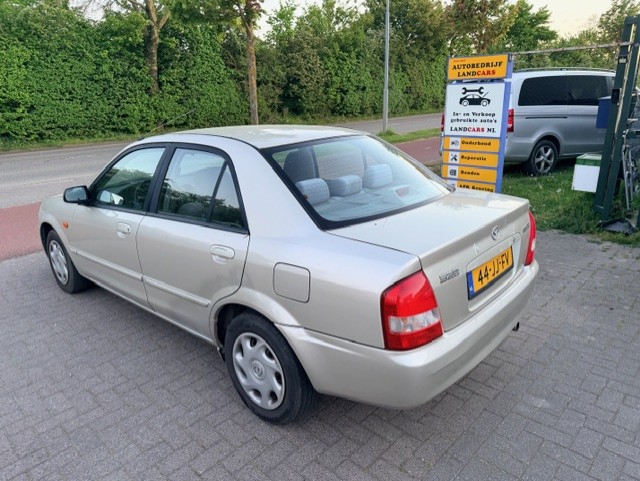 Mazda 323