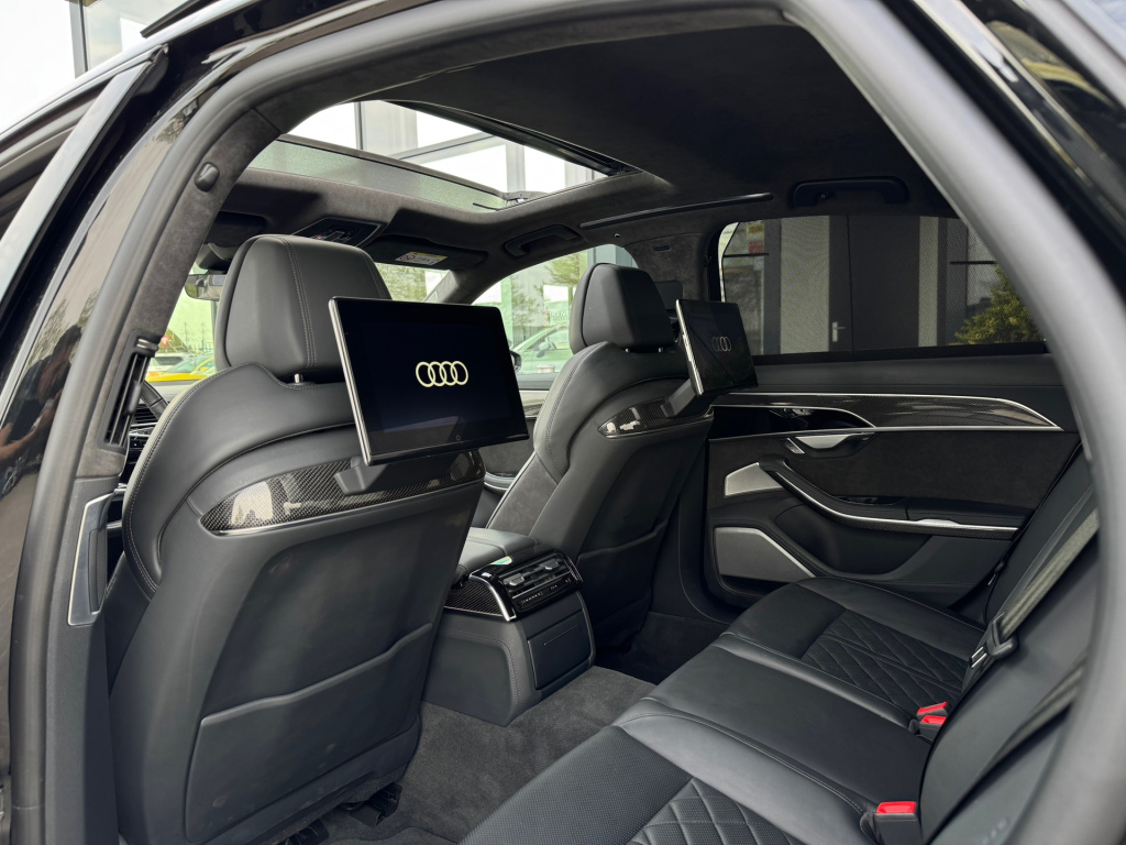 Audi S8
