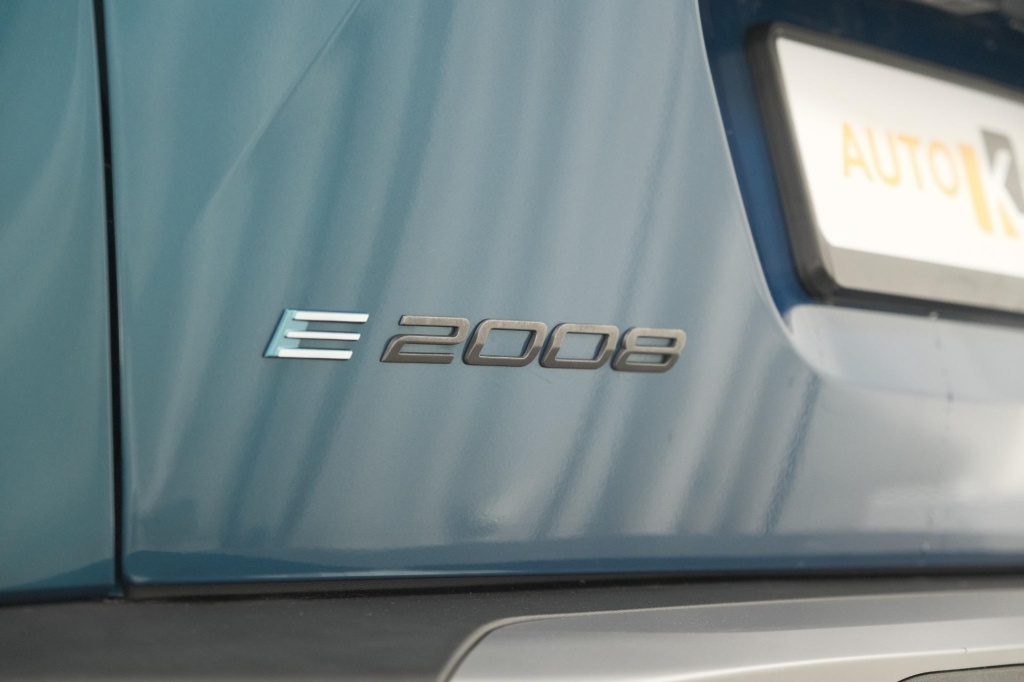 Peugeot E-2008