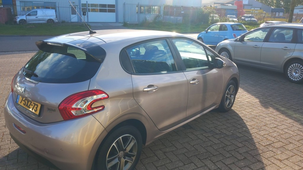 Peugeot 208