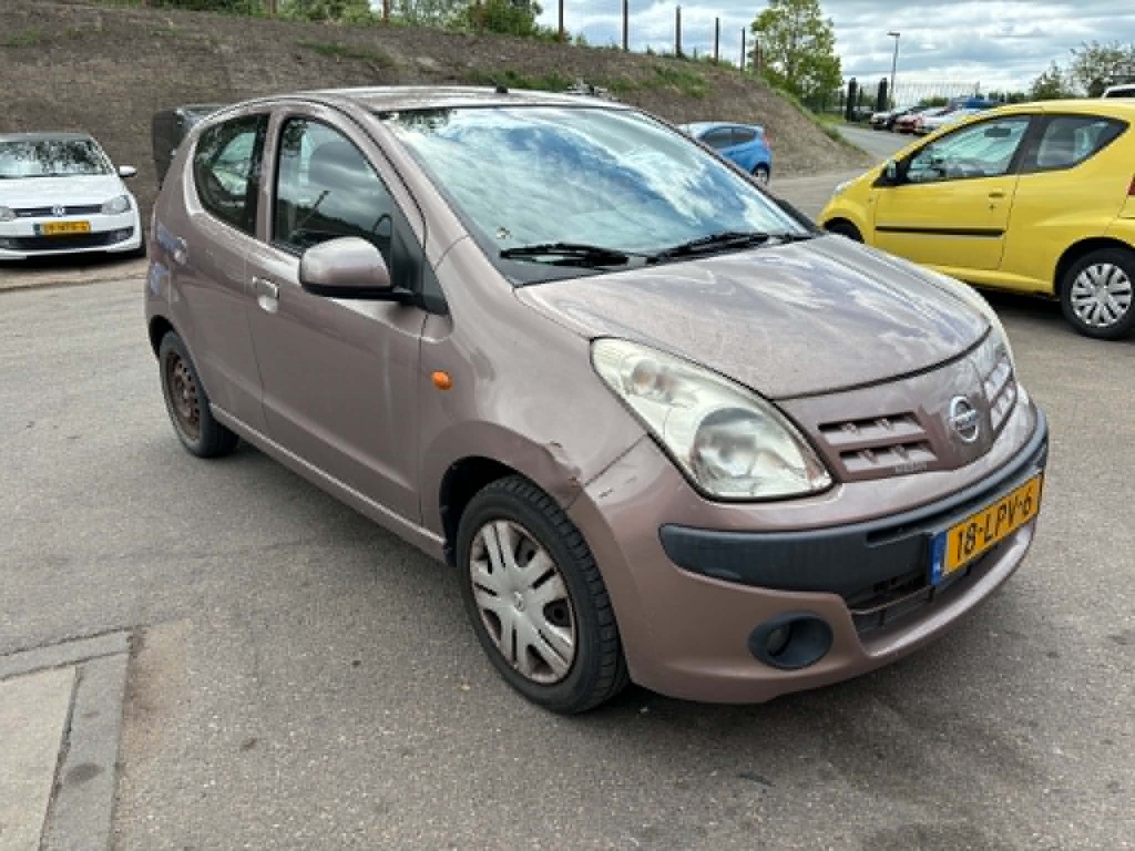 Nissan Pixo