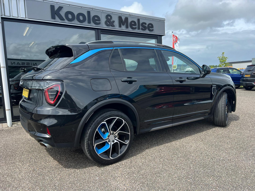 Lynk & Co 01