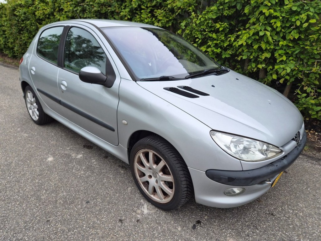 Peugeot 206