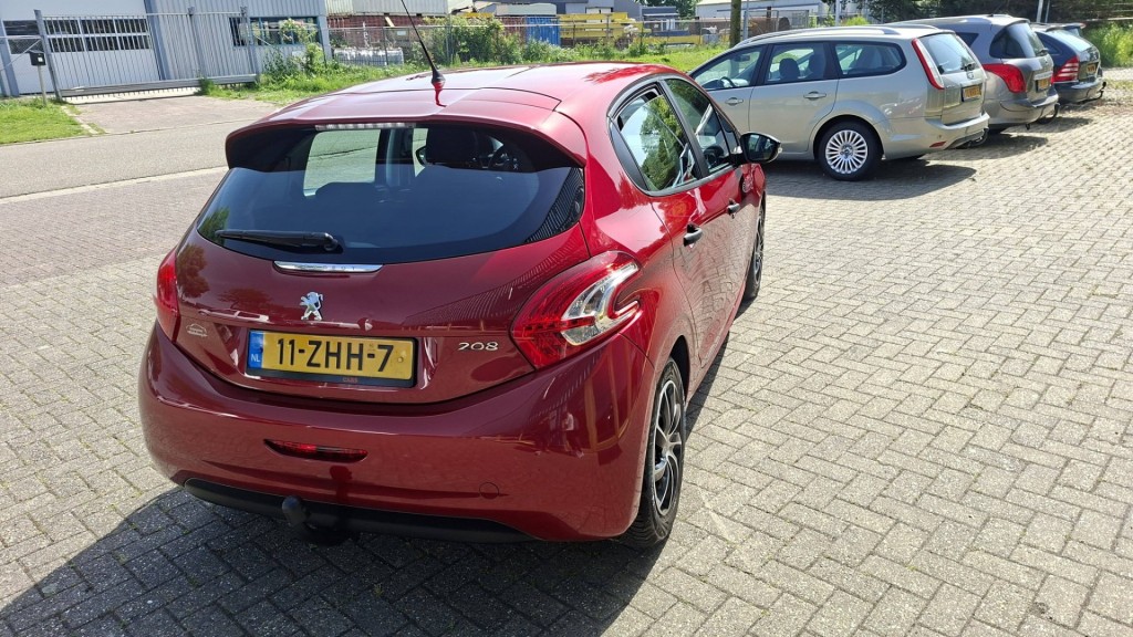 Peugeot 208