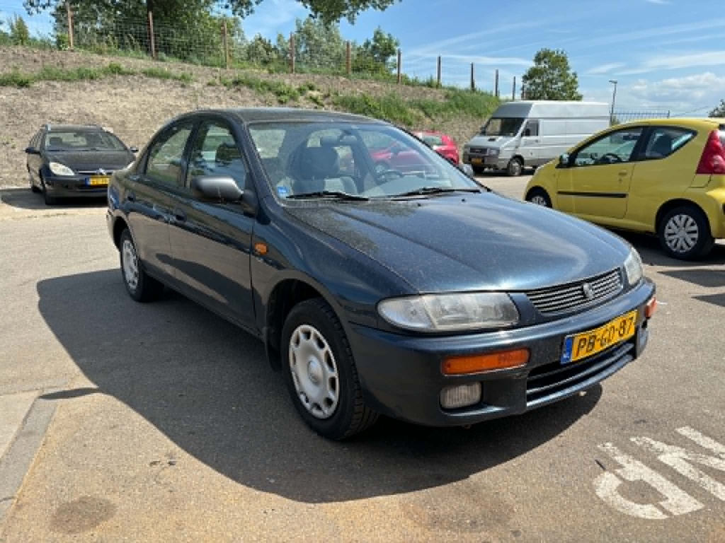 Mazda 323