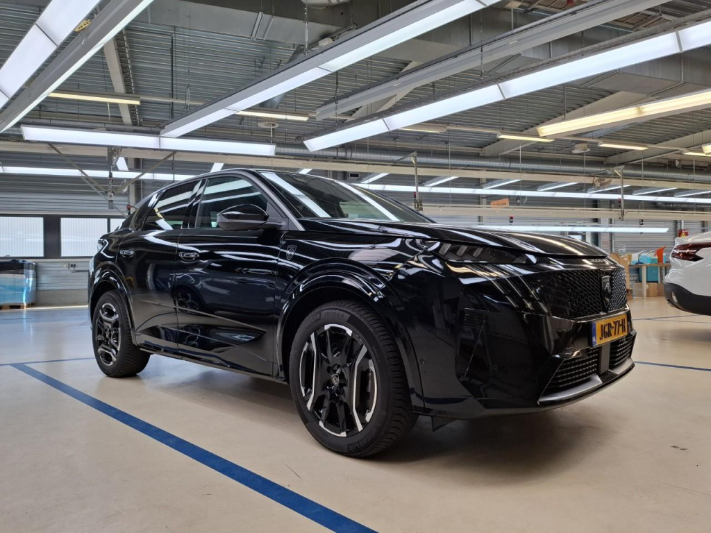 Peugeot E-3008