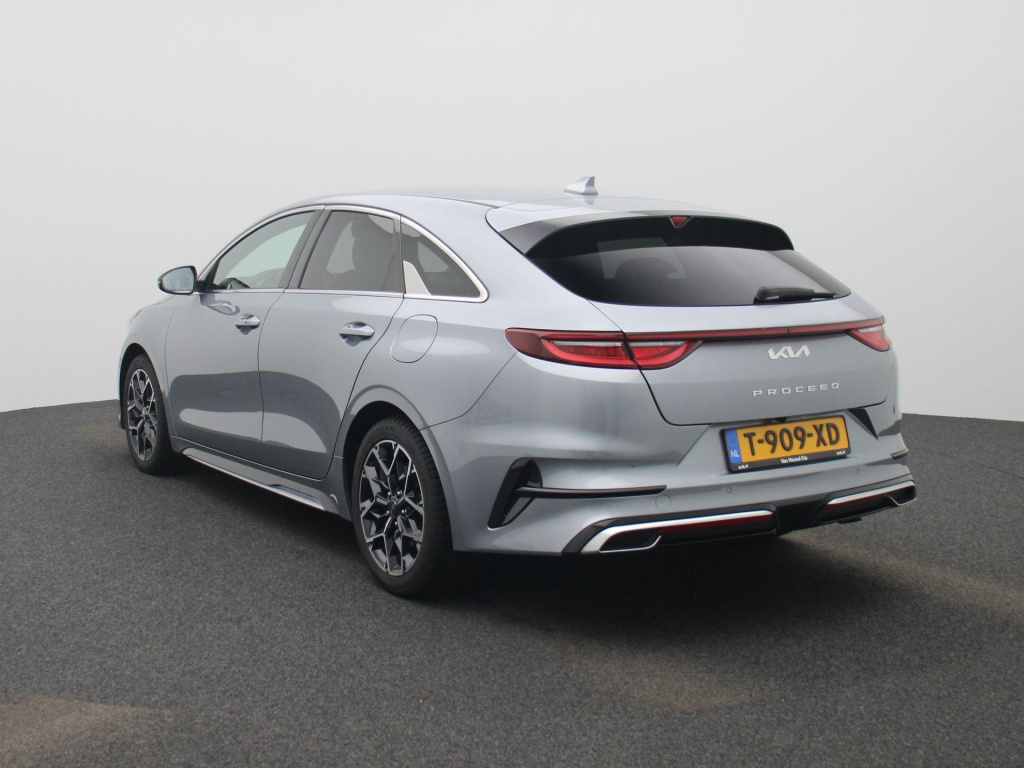 Kia Proceed