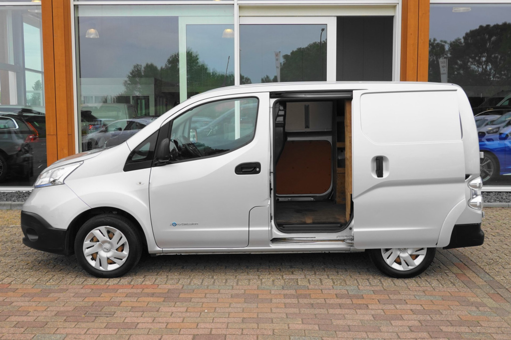 Nissan E-nv200