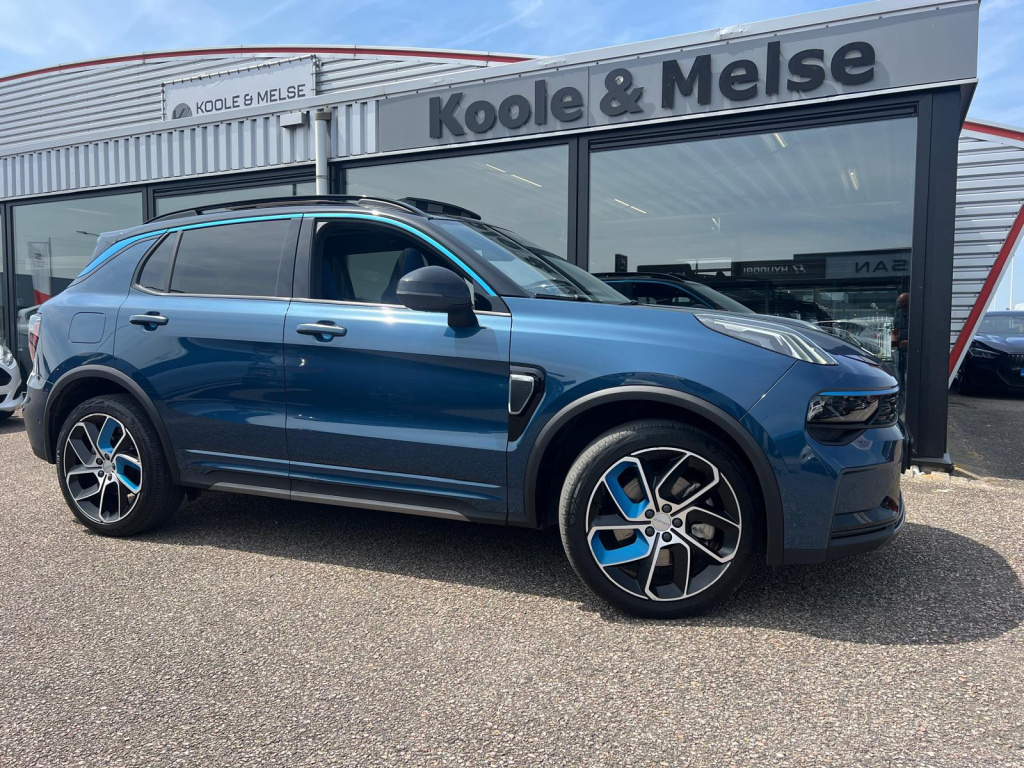 Lynk & Co 01